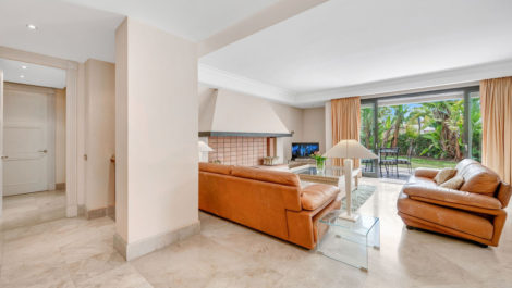 3 bedroom Apartments for sale in Los Monteros – R4766284