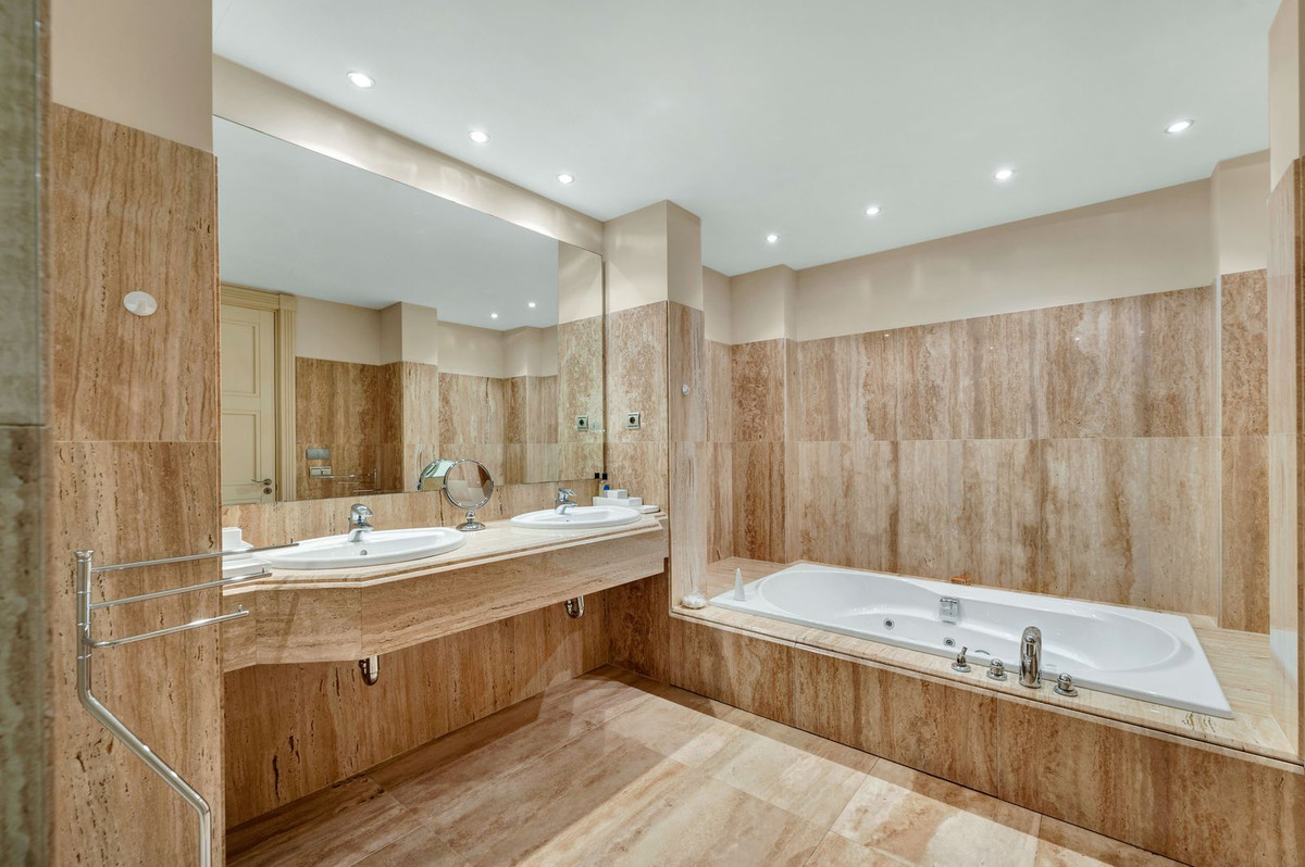 Apartamentos de 3 dormitorios en venta en Los Monteros – R4766284 Apartamentos de 3 dormitorios en venta en Los Monteros – R4766284