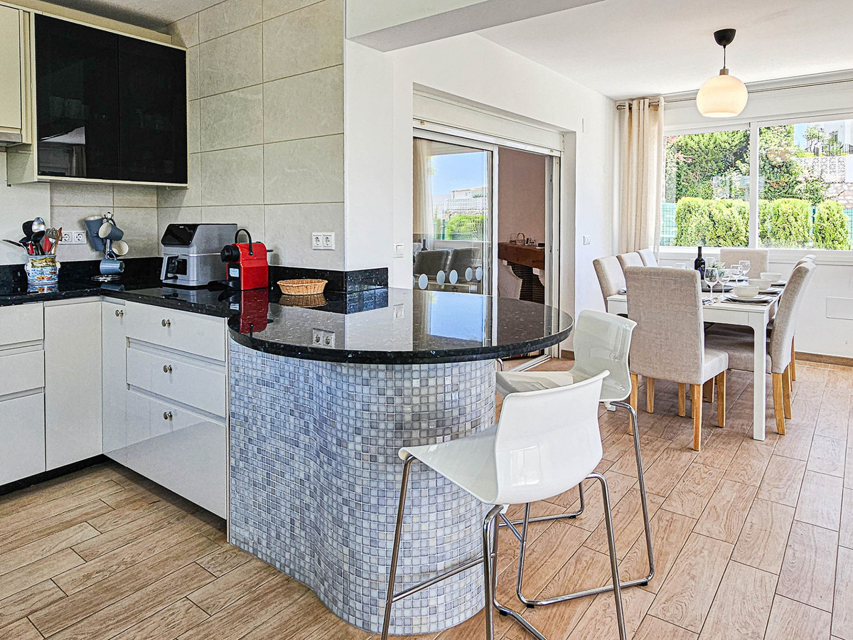 4 bedroom Villas for sale in Riviera del Sol – R5242030