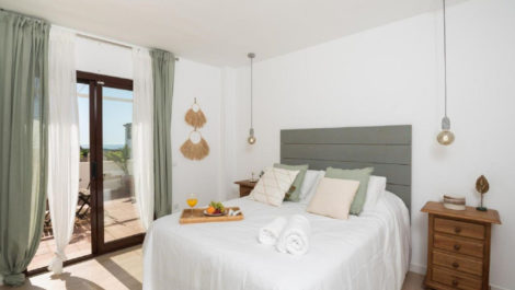 Apartamentos de 2 dormitorios en venta en Milla de Oro – R5123905