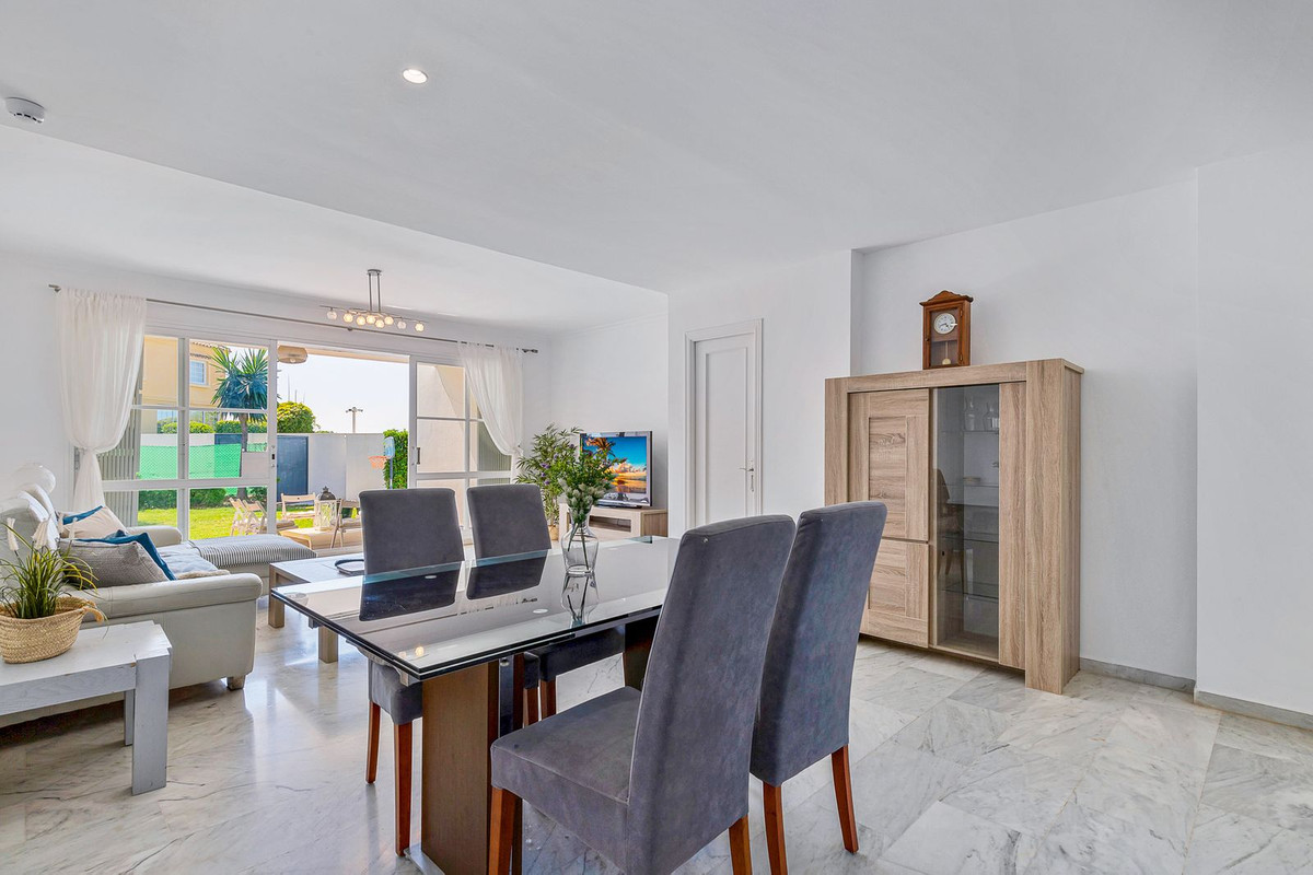 5 bedroom Townhouses for sale in Calahonda – R5170756 5 bedroom Townhouses for sale in Calahonda – R5170756