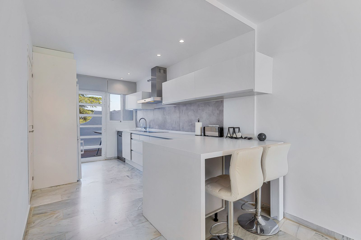 5 bedroom Townhouses for sale in Calahonda – R5170756 5 bedroom Townhouses for sale in Calahonda – R5170756