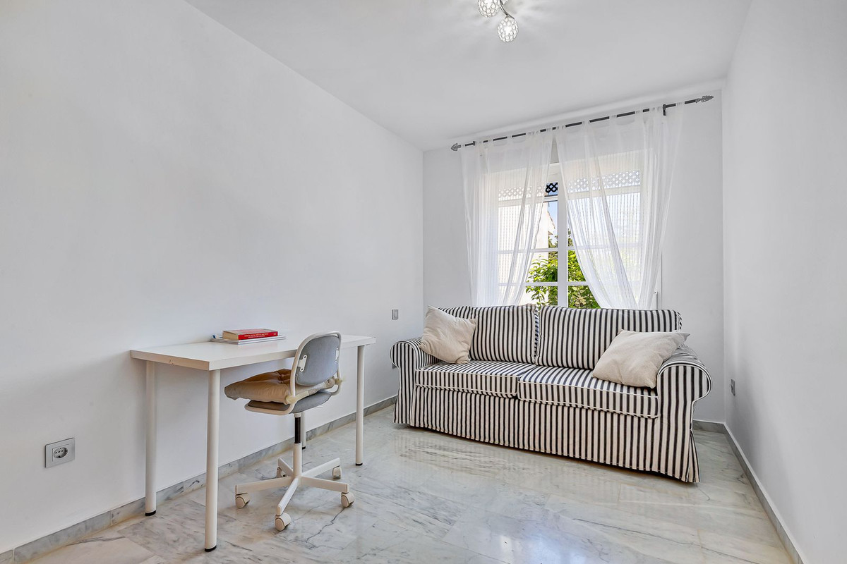 5 bedroom Townhouses for sale in Calahonda – R5170756 5 bedroom Townhouses for sale in Calahonda – R5170756