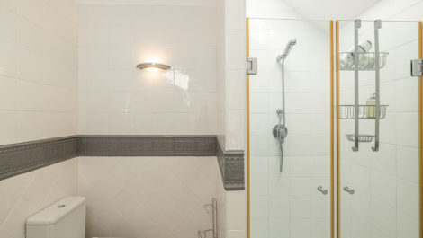 3 bedroom Apartments for sale in Elviria – R5237536