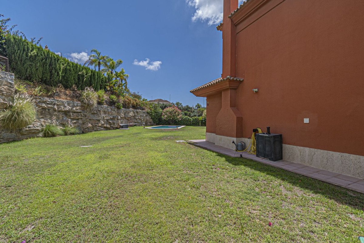 5 bedroom Villas for sale in Marbella – R5075440 5 bedroom Villas for sale in Marbella – R5075440