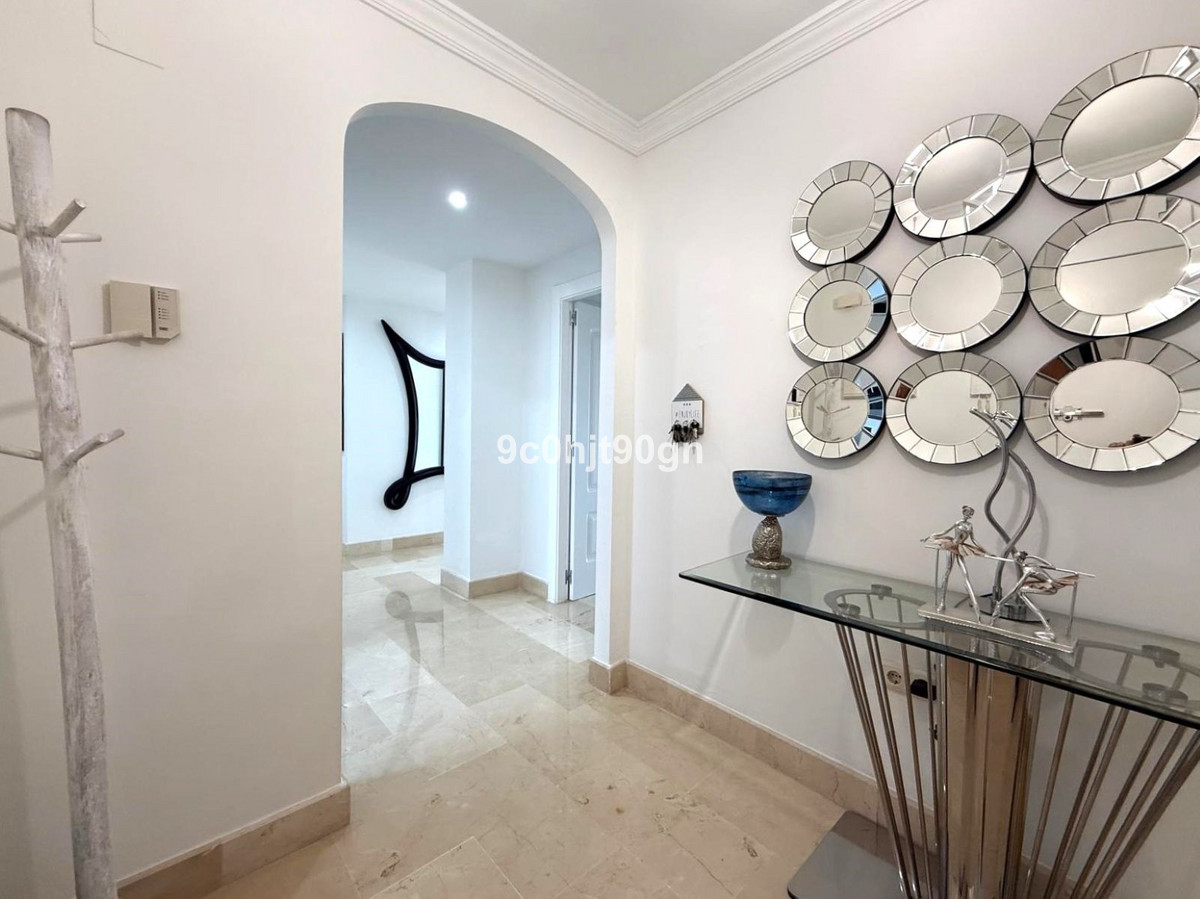 2 bedroom Penthouses for sale in Elviria – R5236279