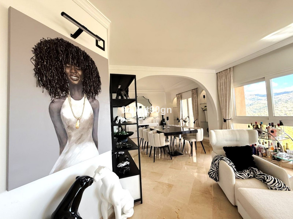 2 bedroom Penthouses for sale in Elviria – R5236279