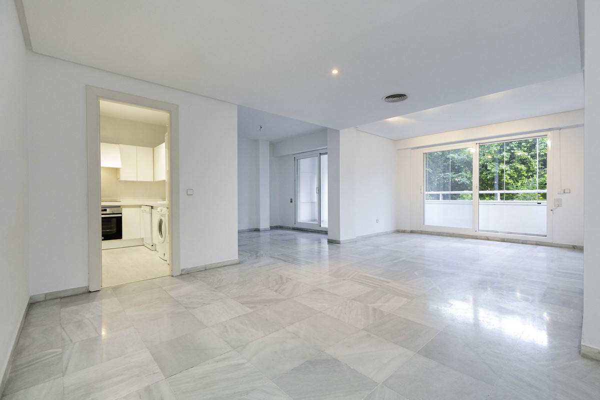 Apartamentos de 3 dormitorios en venta en Marbella – R5155171