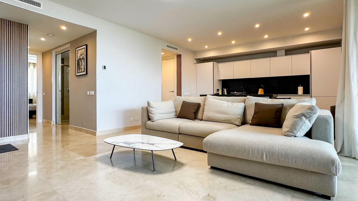 2 bedroom Apartments for sale in Cabopino – R5181385