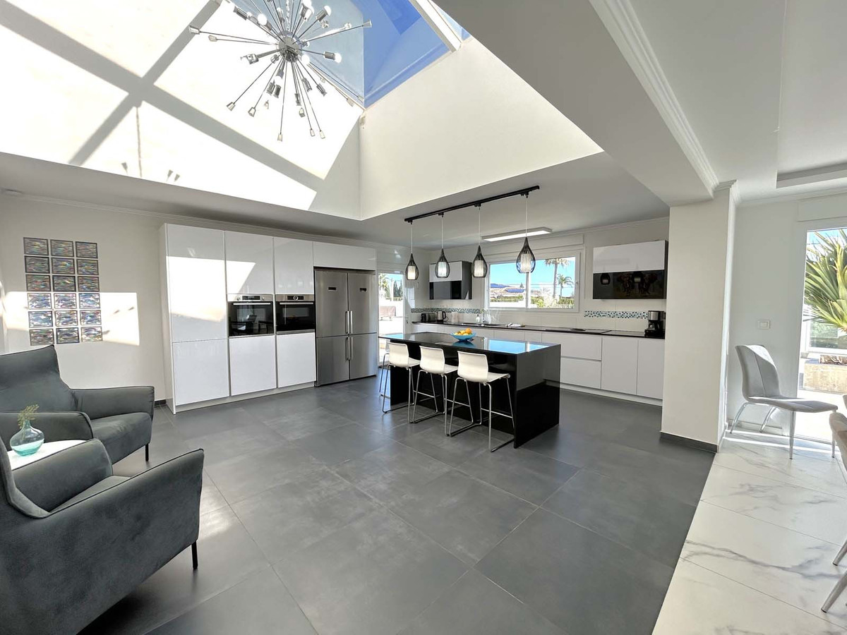 7 bedroom Villas for sale in Mijas – R4930186 7 bedroom Villas for sale in Mijas – R4930186