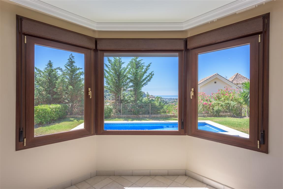 5 bedroom Villas for sale in Los Arqueros – R3679700