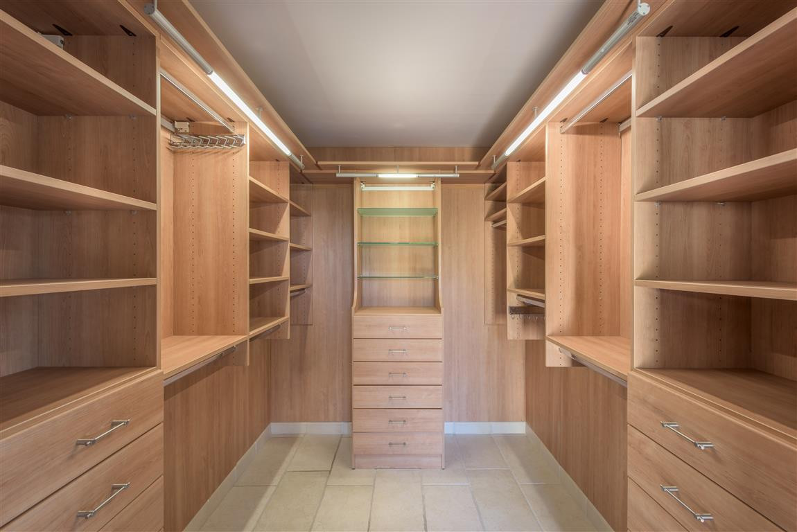 5 bedroom Villas for sale in Los Arqueros – R3679700