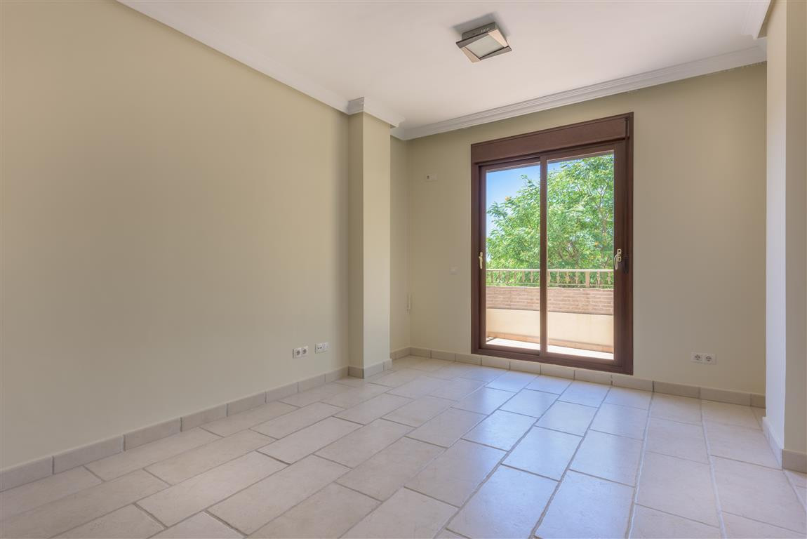 5 bedroom Villas for sale in Los Arqueros – R3679700