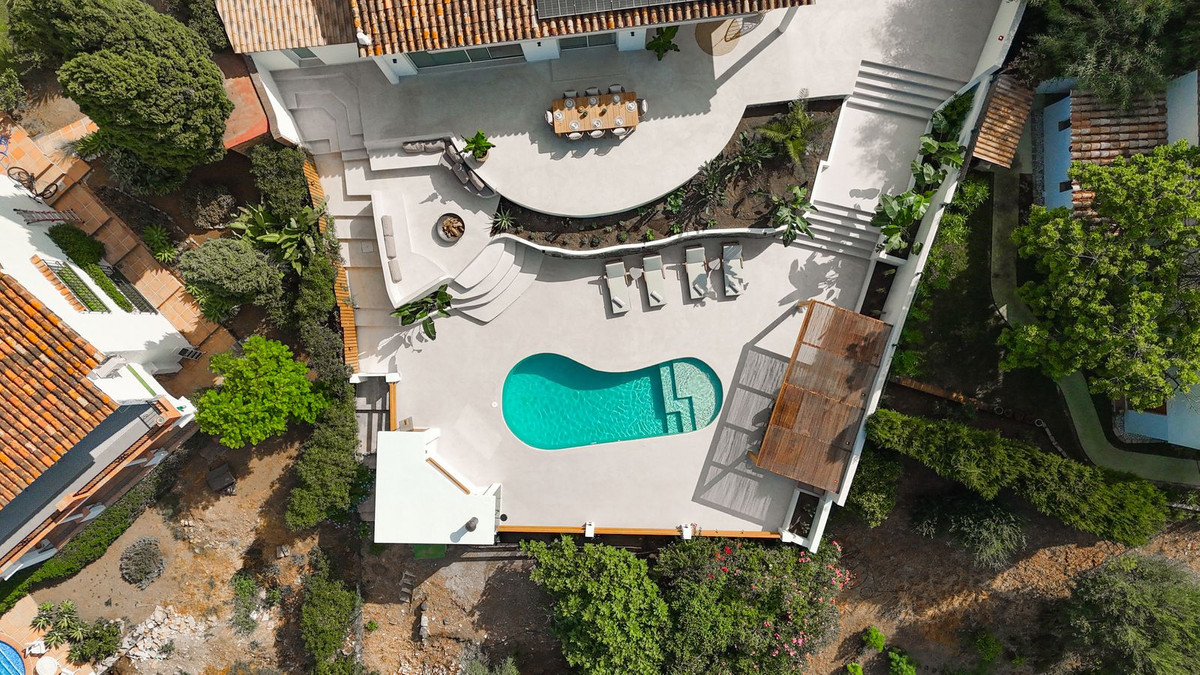 4 bedroom Villas for sale in Guadalmina Alta – R5202802