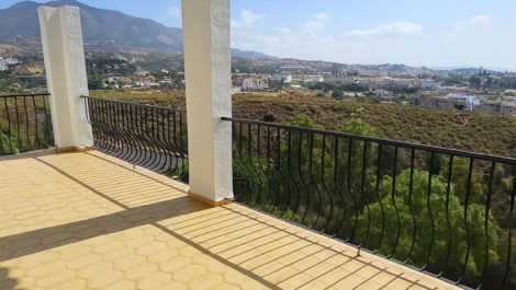 Villas de 4 dormitorios en venta en Mijas – R5120770