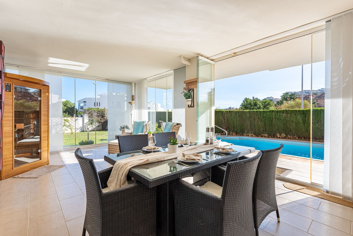 3 bedroom Apartments for sale in La Cala de Mijas – R5236507