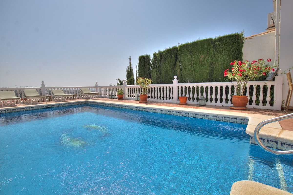 4 bedroom Villas for sale in La Cala de Mijas – R5055706 4 bedroom Villas for sale in La Cala de Mijas – R5055706