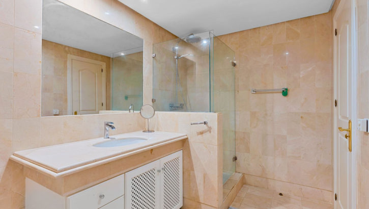 Apartamentos de 3 dormitorios en venta en Sierra Blanca – R5253202 en 