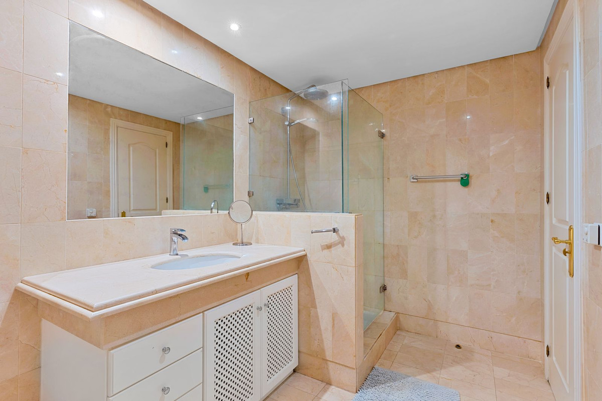 Apartamentos de 3 dormitorios en venta en Sierra Blanca – R5253202