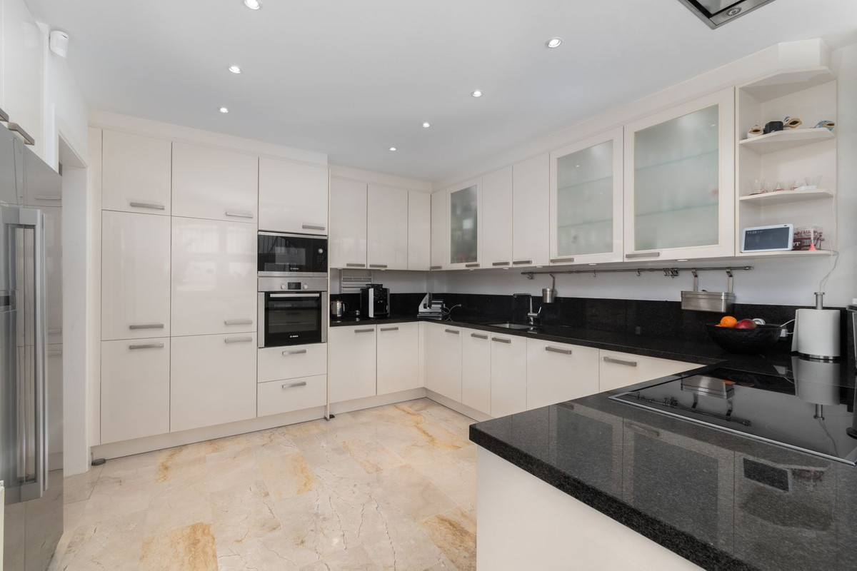 5 bedroom Villas for sale in Riviera del Sol – R5227594