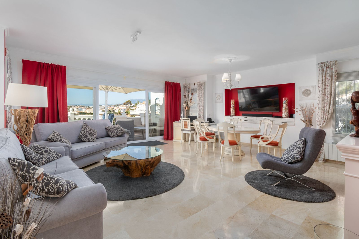 5 bedroom Villas for sale in Riviera del Sol – R5227594