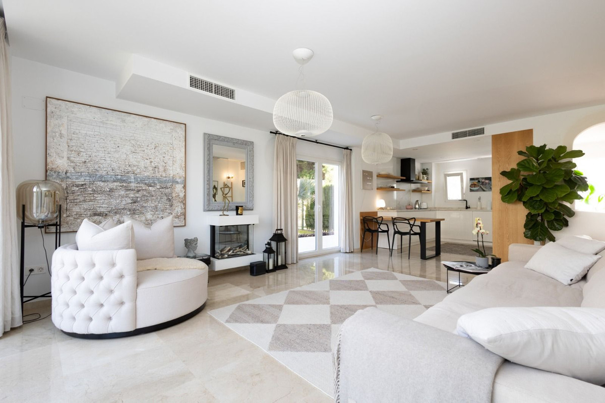 4 bedroom Semi-detached for sale in Calahonda – R5211922 4 bedroom Semi-detached for sale in Calahonda – R5211922