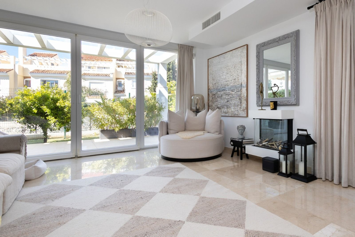 4 bedroom Semi-detached for sale in Calahonda – R5211922 4 bedroom Semi-detached for sale in Calahonda – R5211922