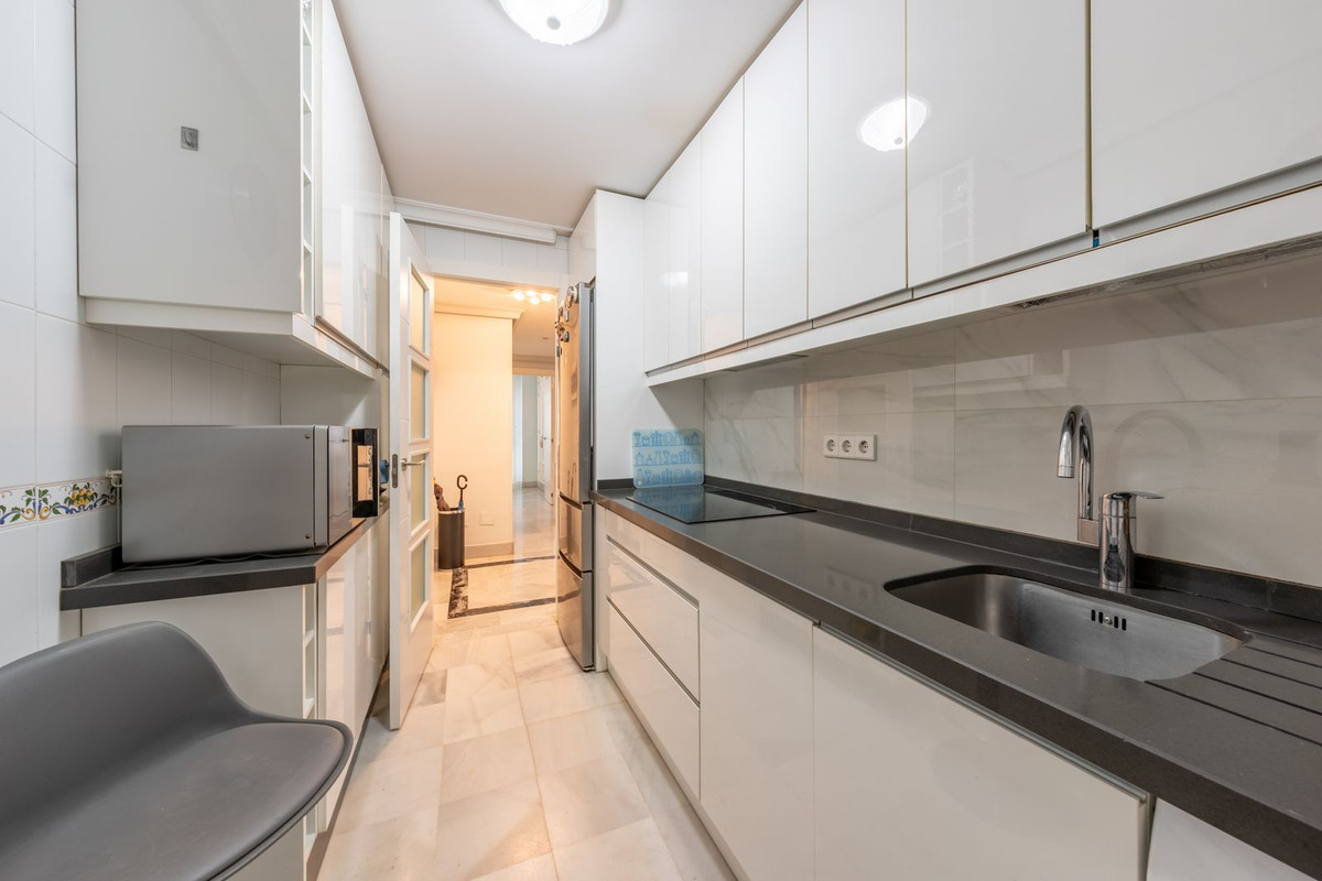 2 bedroom Apartments for sale in Marbella – R5250157