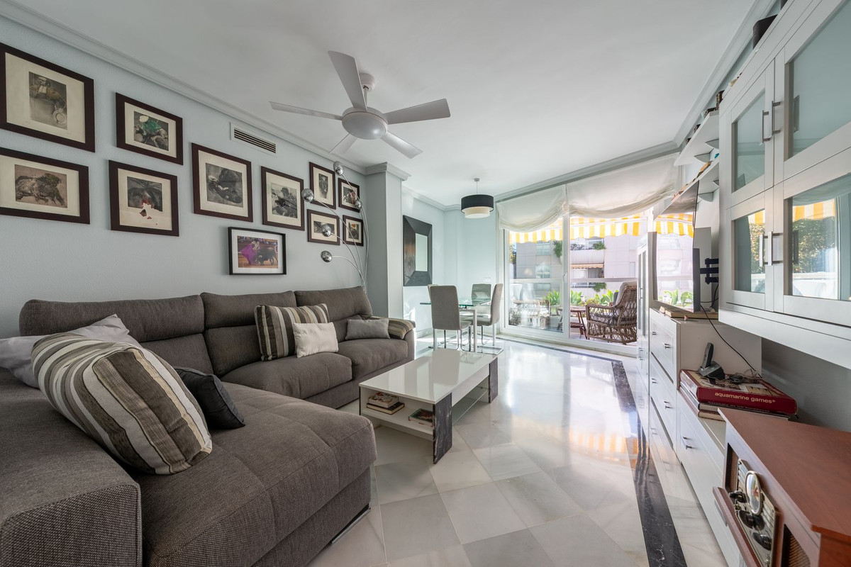 2 bedroom Apartments for sale in Marbella – R5250157