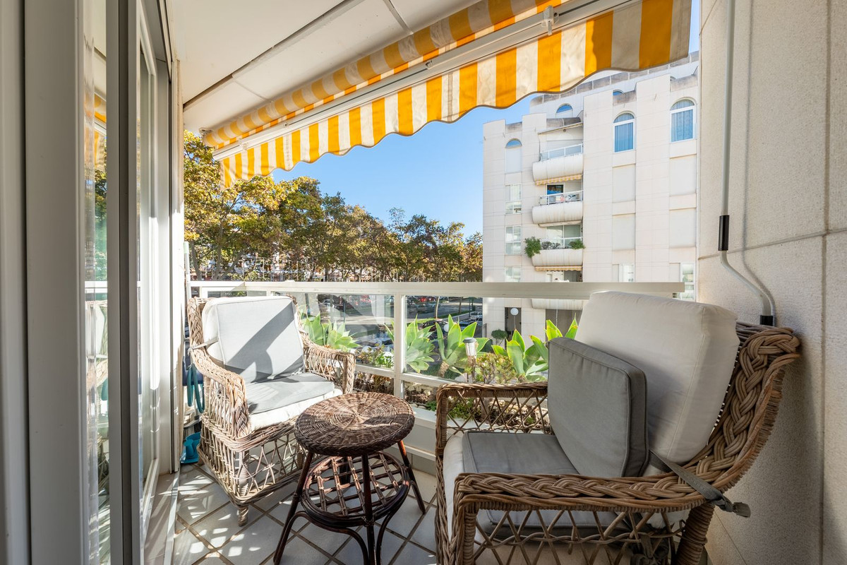 2 bedroom Apartments for sale in Marbella – R5250157