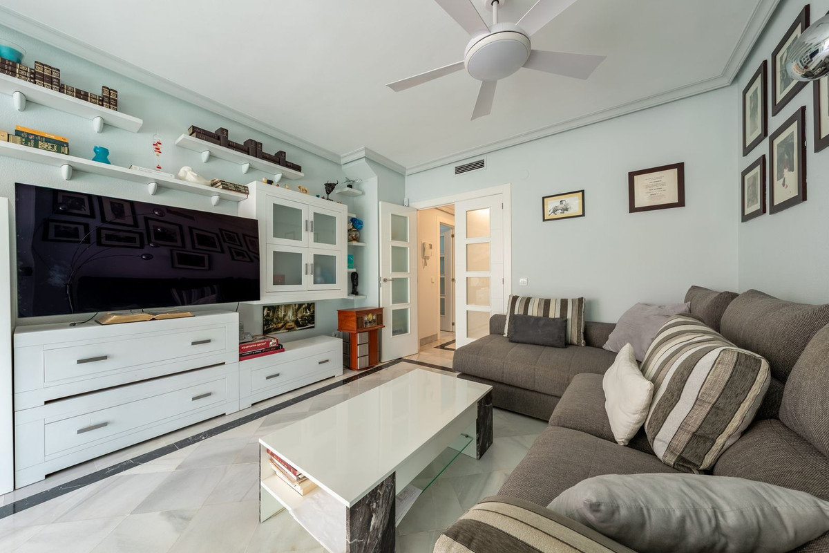 2 bedroom Apartments for sale in Marbella – R5250157