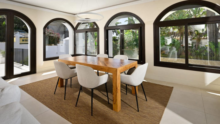 6 bedroom Villas for sale in Marbesa – R5219554 in 