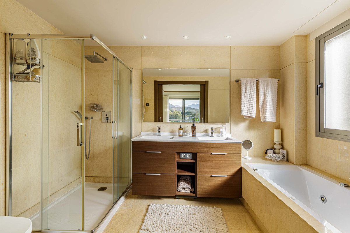 3 bedroom Apartments for sale in Los Arqueros – R5257051