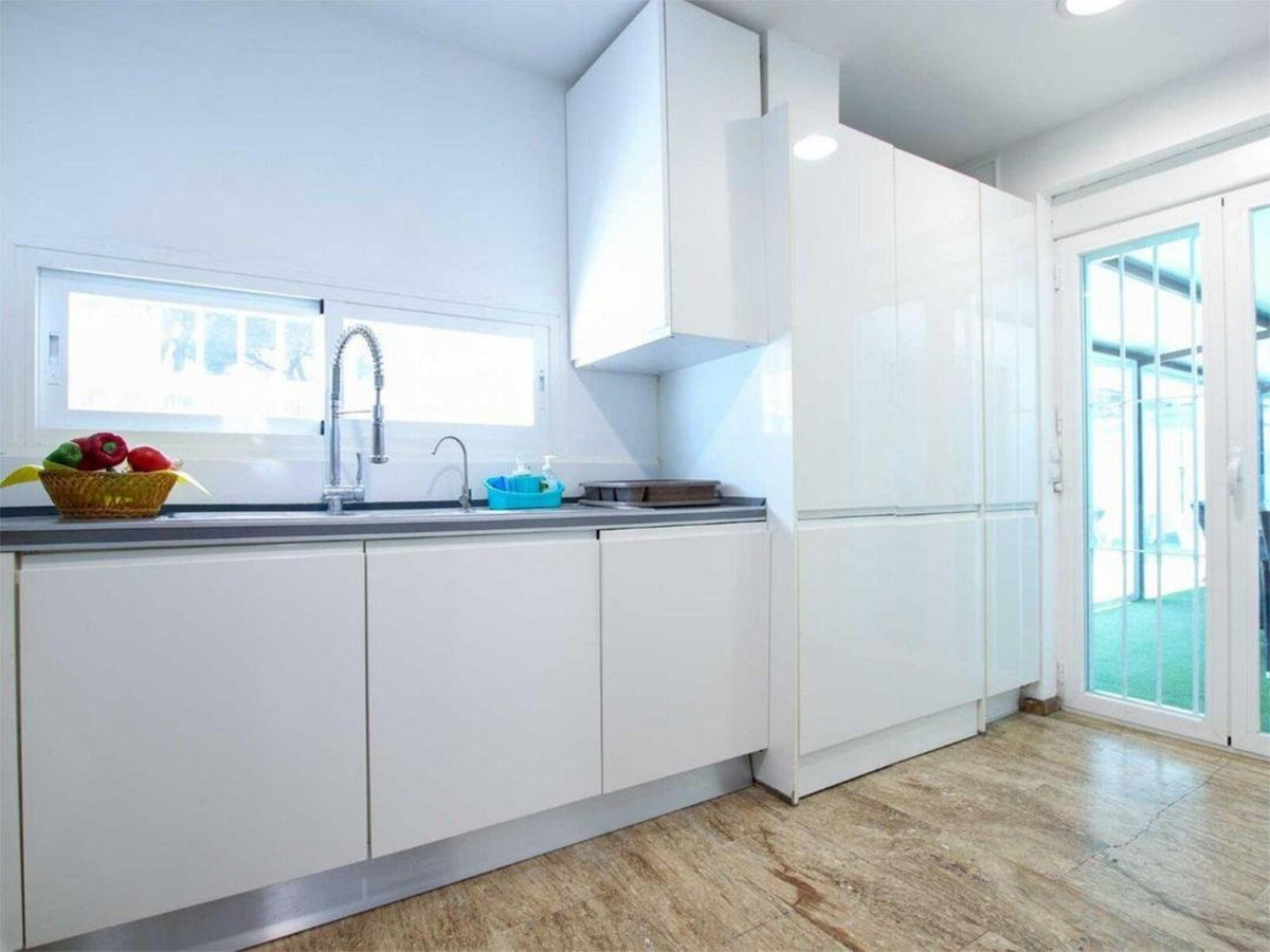 4 bedroom Villas for sale in El Rosario – R4905019 4 bedroom Villas for sale in El Rosario – R4905019