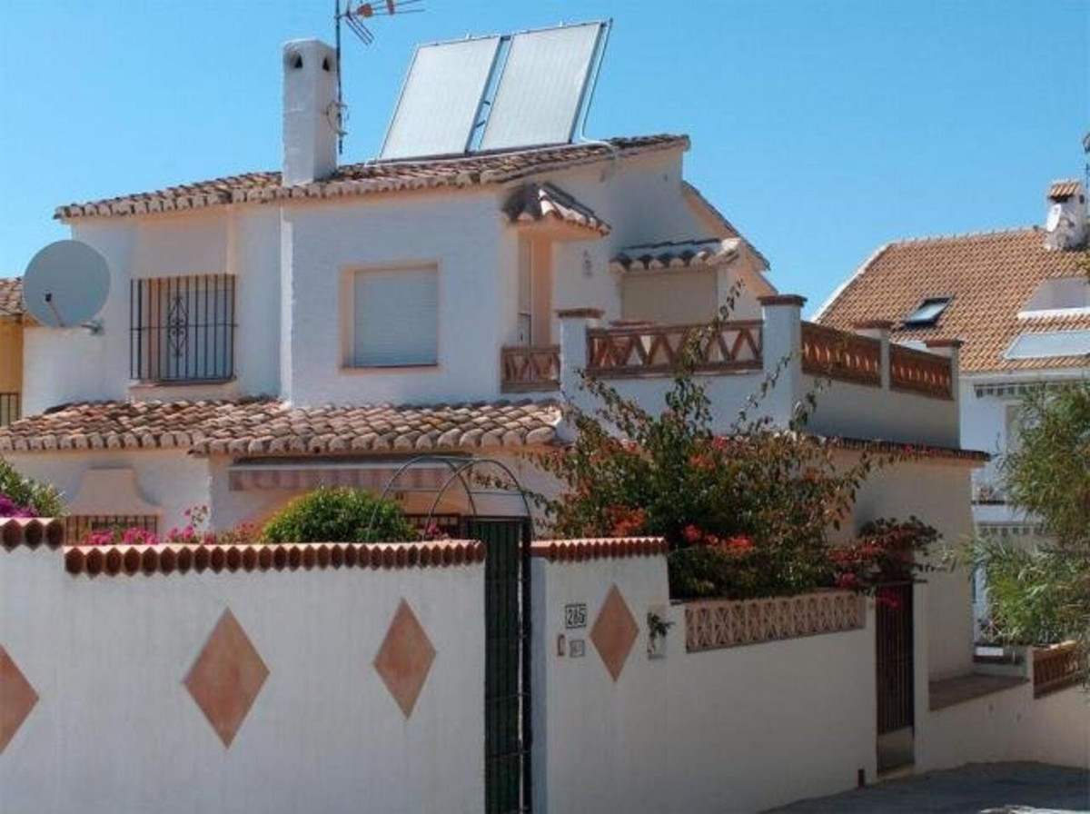 4 bedroom Semi-detached for sale in Calahonda – R5025967 4 bedroom Semi-detached for sale in Calahonda – R5025967