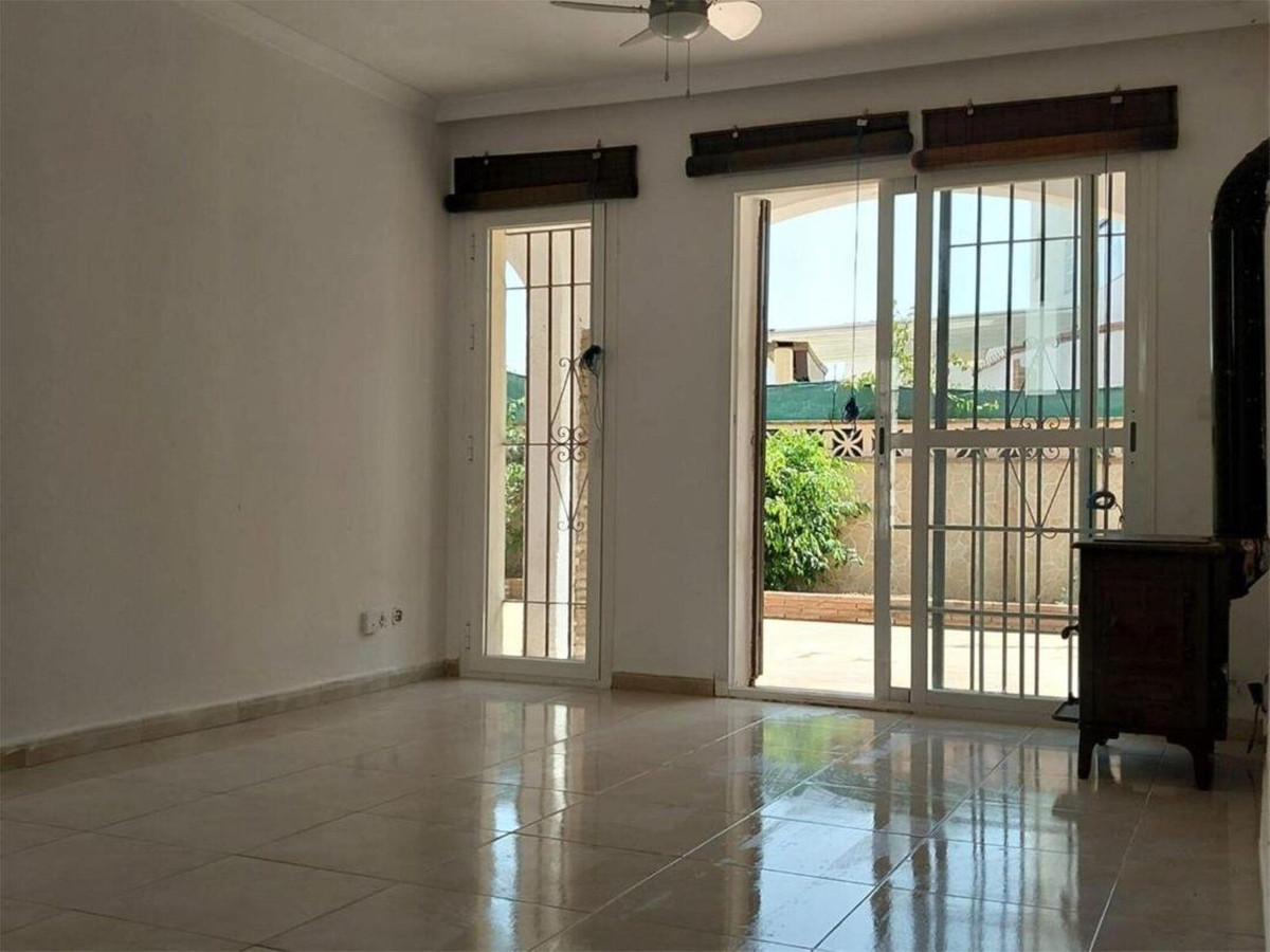 4 bedroom Semi-detached for sale in Calahonda – R5025967 4 bedroom Semi-detached for sale in Calahonda – R5025967