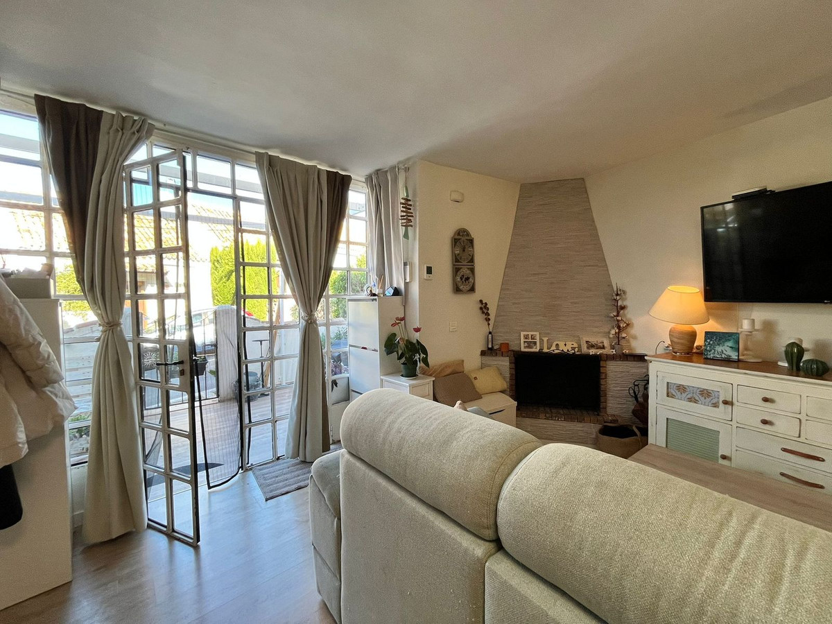 Adosados de 2 dormitorios en venta en Marbella – R5232262