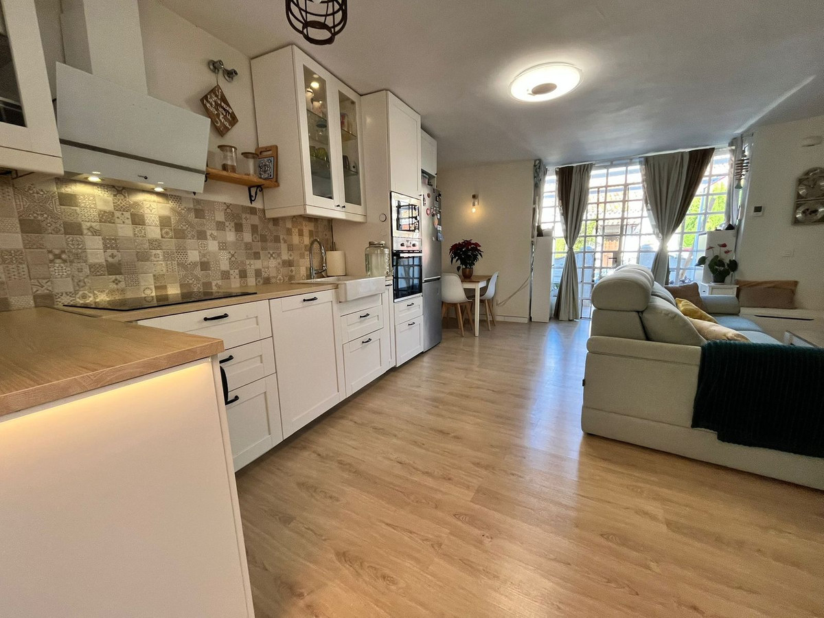 Adosados de 2 dormitorios en venta en Marbella – R5232262