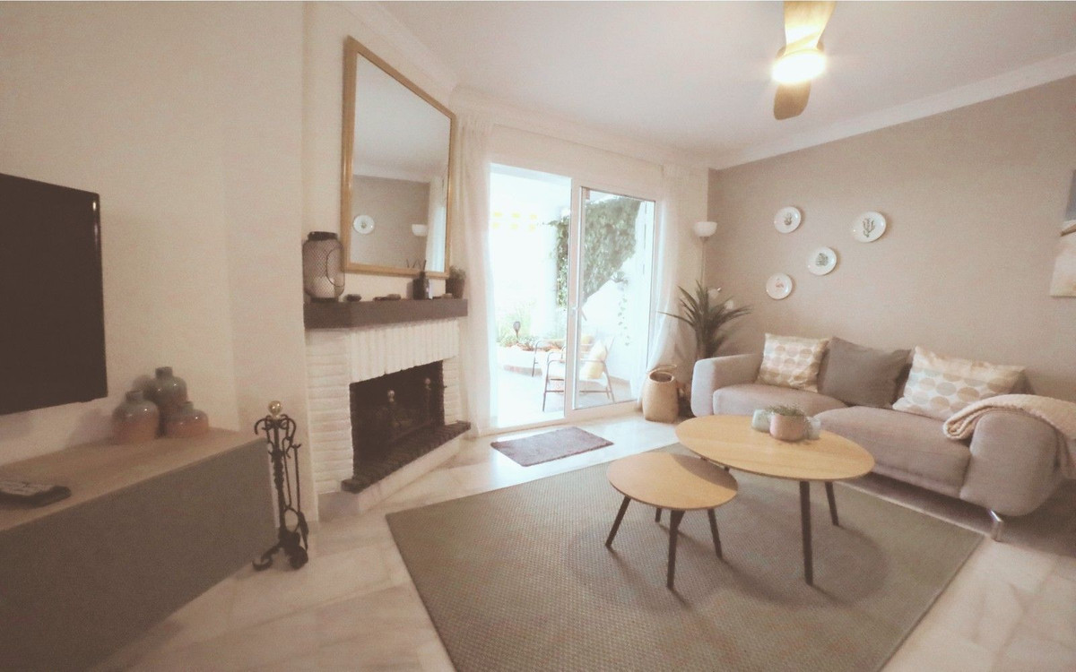 2 bedroom Apartments for sale in Calahonda – R5257657