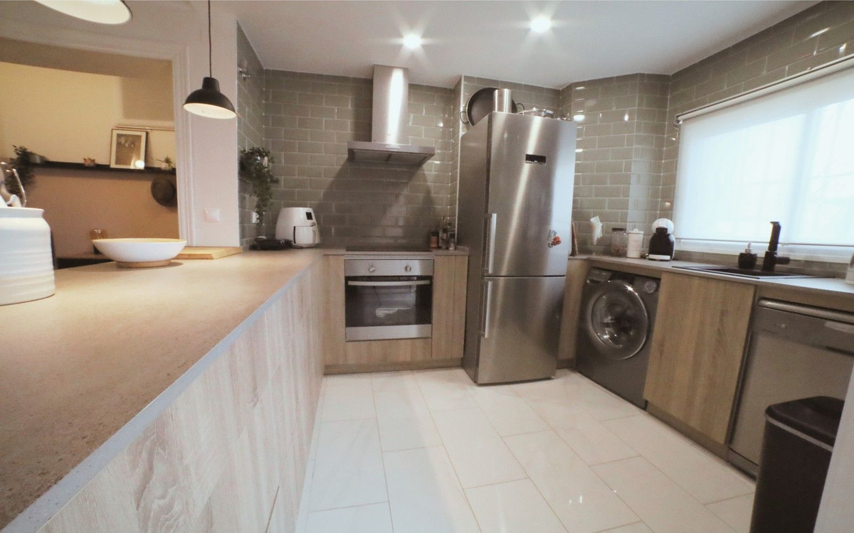 2 bedroom Apartments for sale in Calahonda – R5257657