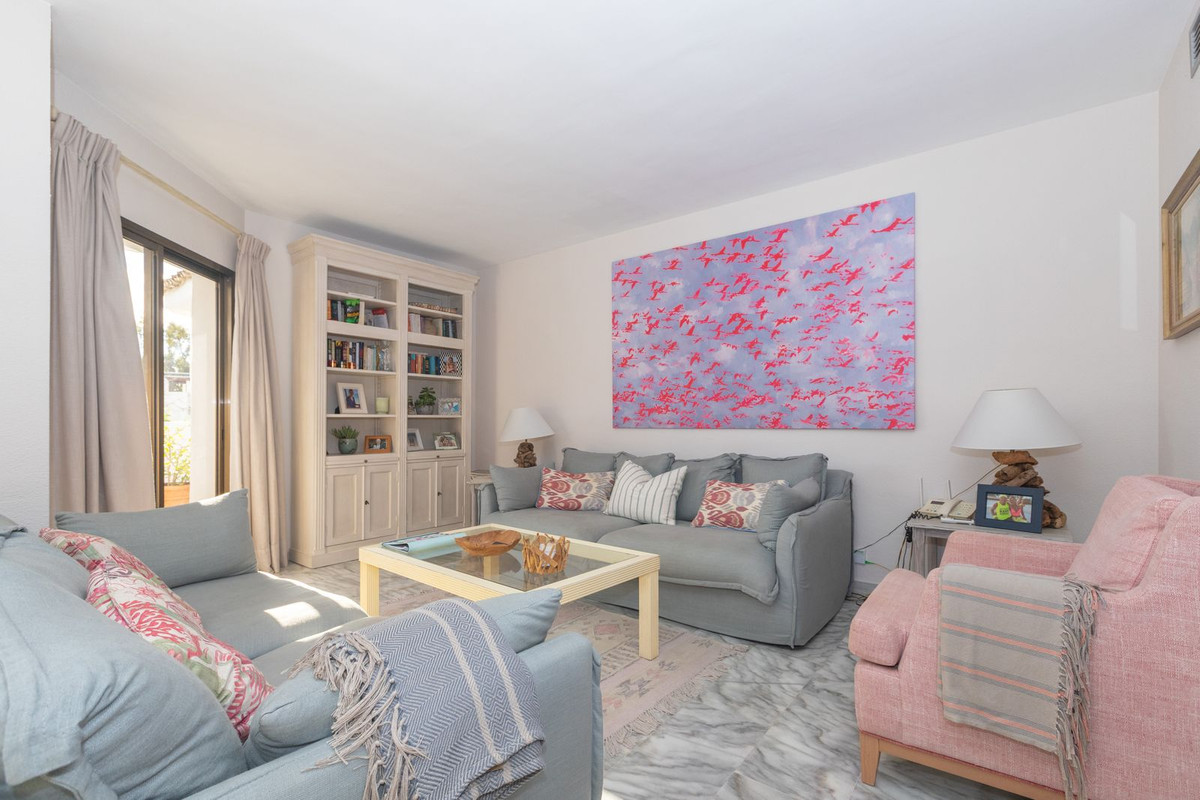 Apartamentos de 3 dormitorios en venta en Elviria – R5249971