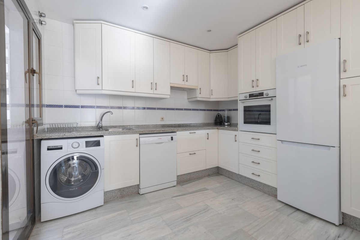 Apartamentos de 3 dormitorios en venta en Elviria – R5249971