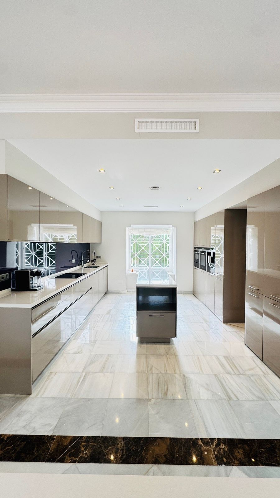 5 bedroom Villas for sale in Guadalmina Alta – R5217901