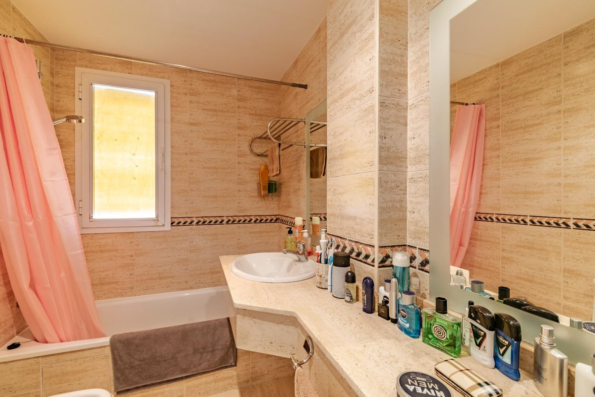 2 bedroom Apartments for sale in Marbella – R5220412