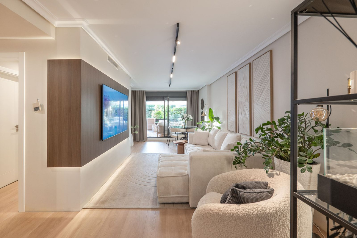 Apartamentos de 2 dormitorios en venta en Selwo – R5230069