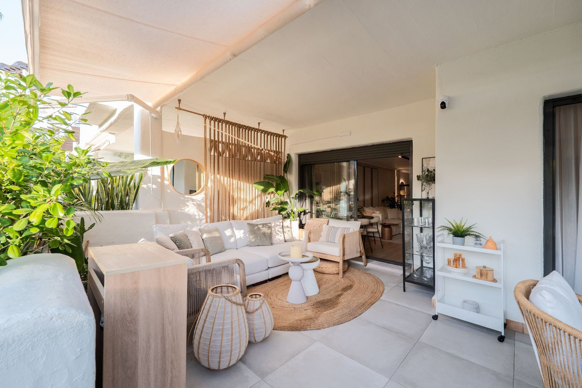 Apartamentos de 2 dormitorios en venta en Selwo – R5230069