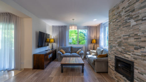 4 bedroom Villas for sale in Marbesa – R5151160