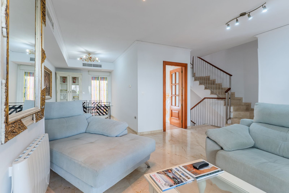 3 bedroom Townhouses for sale in El Rosario – R5219317