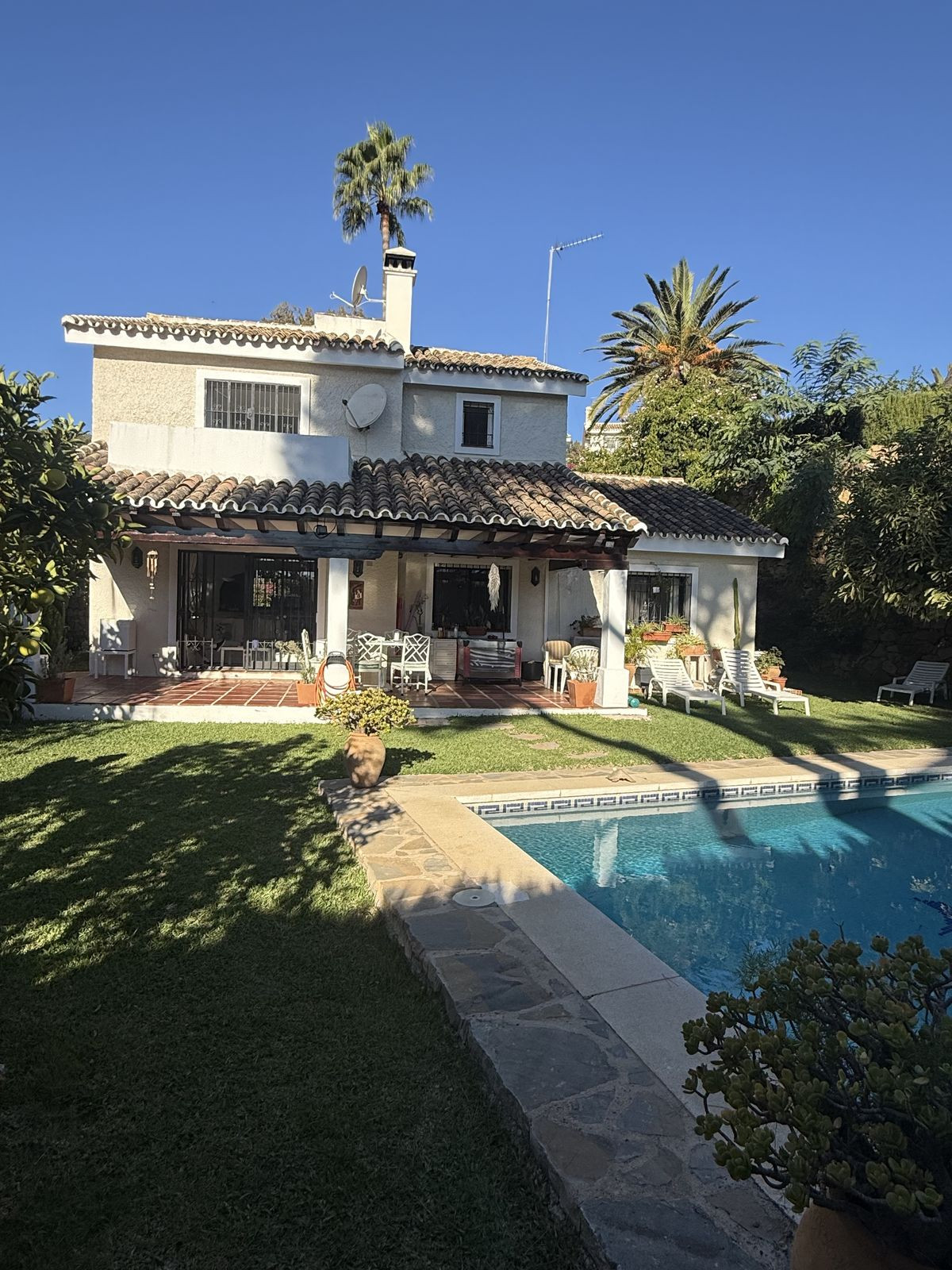 4 bedroom Villas for sale in Calahonda – R5233762