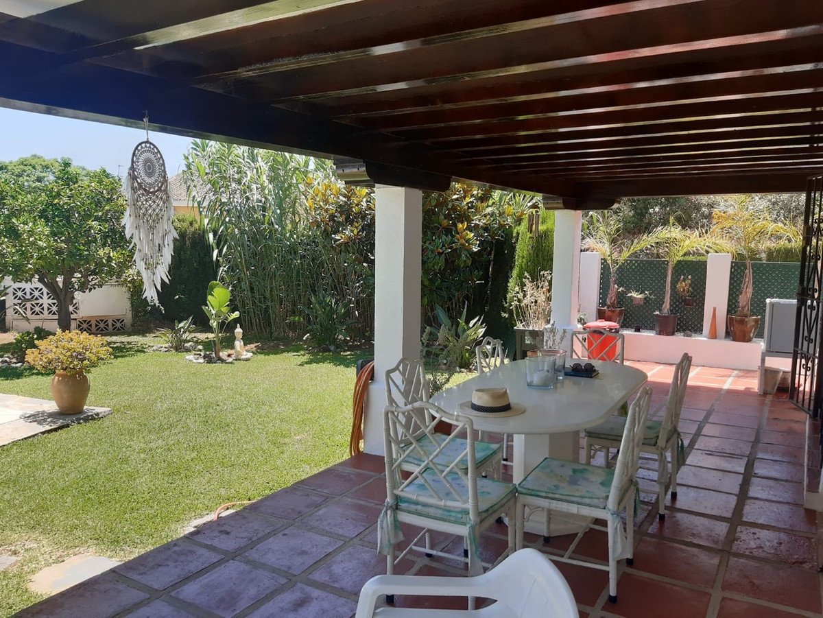 4 bedroom Villas for sale in Calahonda – R5233762